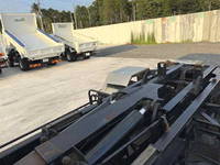 いすゞフォワードコンテナ専用車増トン（6t・8t）[写真16]