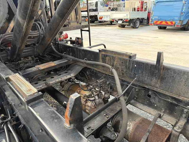 いすゞフォワードコンテナ専用車増トン（6t・8t）[写真18]