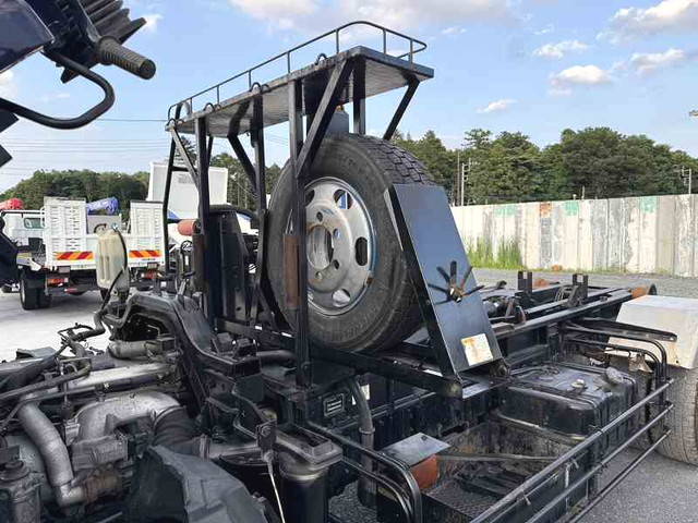 いすゞフォワードコンテナ専用車増トン（6t・8t）[写真21]