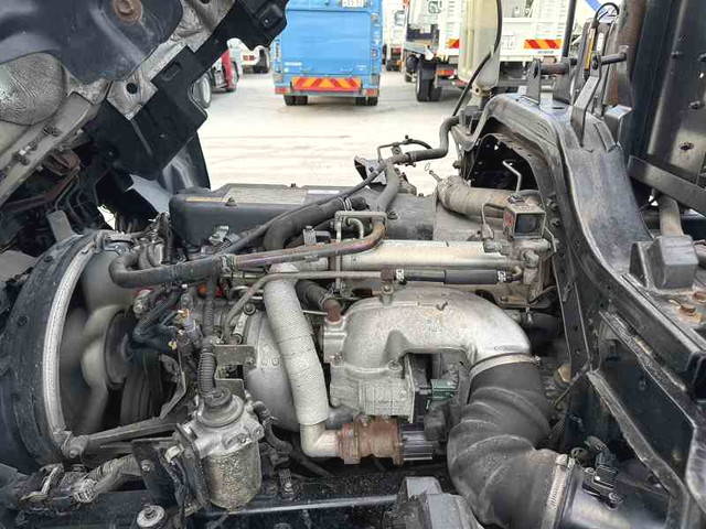 いすゞフォワードコンテナ専用車増トン（6t・8t）[写真22]