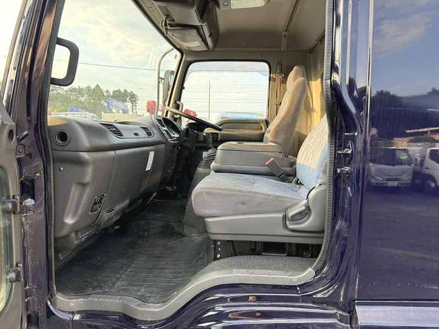 いすゞフォワードコンテナ専用車増トン（6t・8t）[写真27]