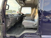 いすゞフォワードコンテナ専用車増トン（6t・8t）[写真28]