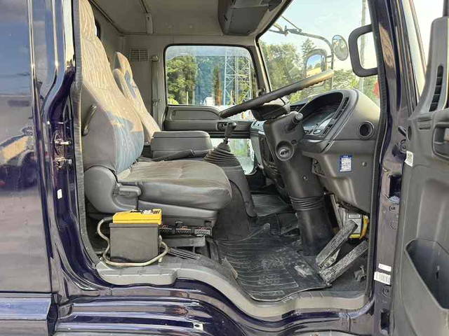 いすゞフォワードコンテナ専用車増トン（6t・8t）[写真30]