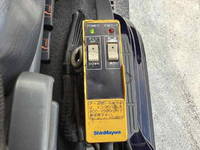 いすゞフォワードコンテナ専用車増トン（6t・8t）[写真33]