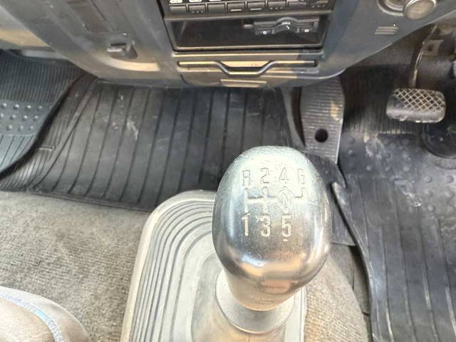 いすゞフォワードコンテナ専用車増トン（6t・8t）[写真36]