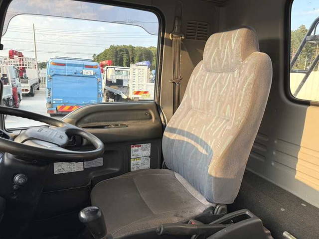 いすゞフォワードコンテナ専用車増トン（6t・8t）[写真37]