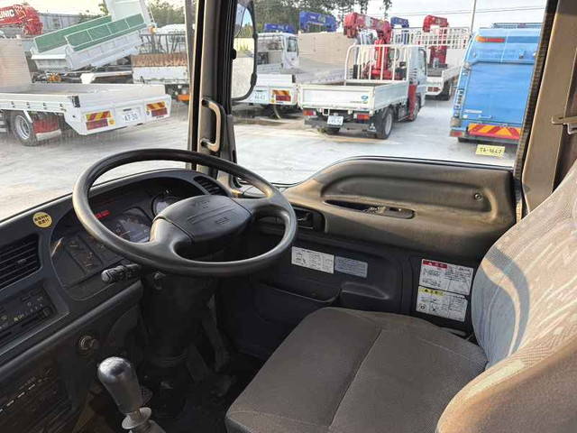 いすゞフォワードコンテナ専用車増トン（6t・8t）[写真38]