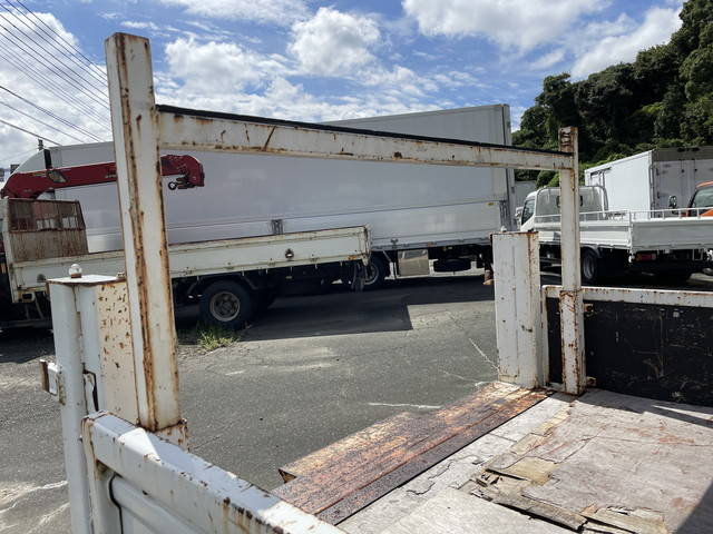 日産アトラス平ボディ小型（2t・3t）[写真11]