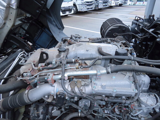 いすゞギガ冷蔵冷凍ウイング大型（10t）[写真15]