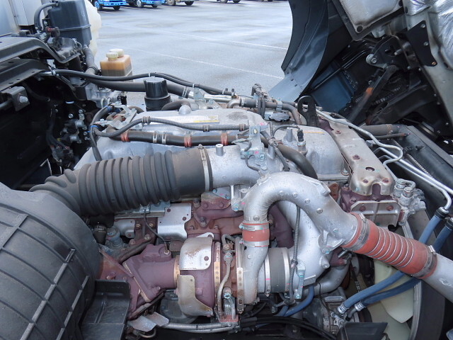 いすゞギガ冷蔵冷凍ウイング大型（10t）[写真16]