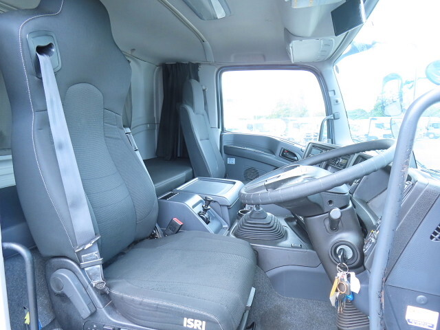 いすゞギガ冷蔵冷凍ウイング大型（10t）[写真20]