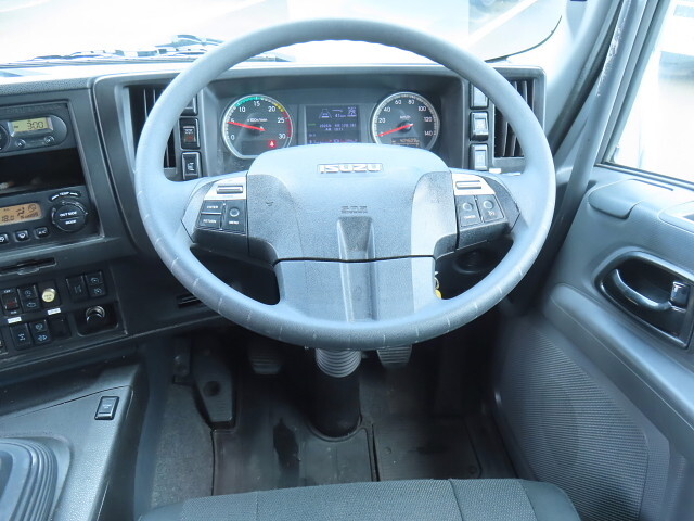 いすゞギガ冷蔵冷凍ウイング大型（10t）[写真22]