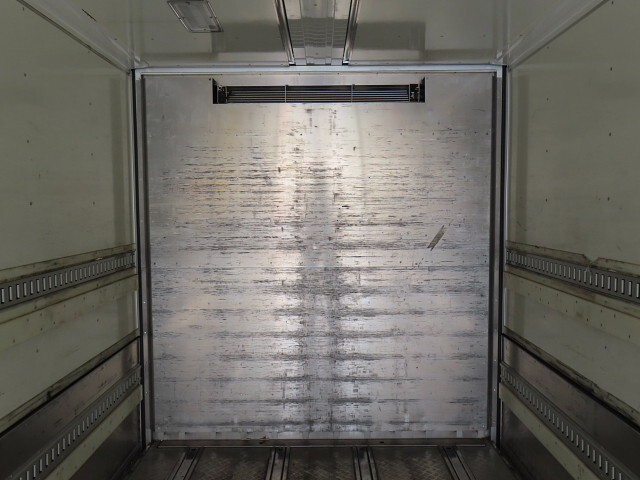 いすゞギガ冷蔵冷凍ウイング大型（10t）[写真29]