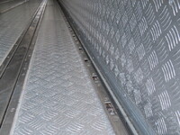 いすゞギガ冷蔵冷凍ウイング大型（10t）[写真32]