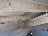 いすゞフォワード冷蔵冷凍ウイング中型（4t）[写真13]