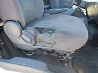 いすゞフォワード冷蔵冷凍ウイング中型（4t）[写真25]