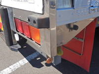 いすゞフォワード冷蔵冷凍ウイング中型（4t）[写真28]