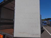 いすゞフォワード冷蔵冷凍ウイング中型（4t）[写真36]