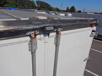 いすゞフォワード冷蔵冷凍ウイング中型（4t）[写真38]