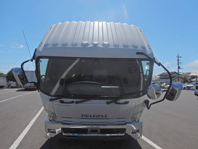 いすゞフォワード冷蔵冷凍ウイング中型（4t）[写真39]