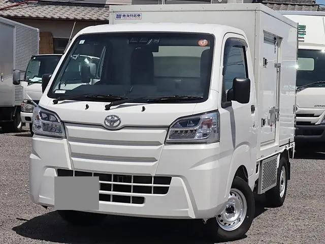 トヨタその他の車種冷凍車（冷蔵車）小型（2t・3t）[写真03]