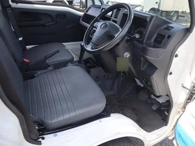 トヨタその他の車種冷凍車（冷蔵車）小型（2t・3t）[写真30]