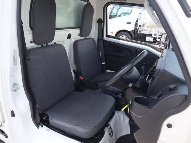 トヨタその他の車種冷凍車（冷蔵車）小型（2t・3t）[写真31]