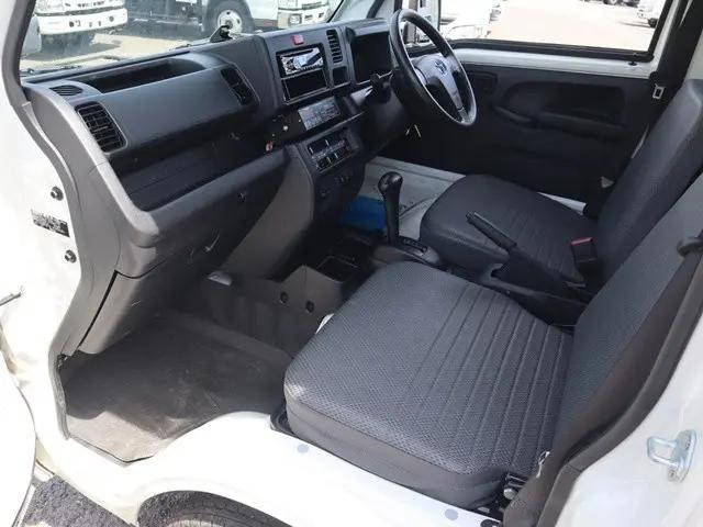 トヨタその他の車種冷凍車（冷蔵車）小型（2t・3t）[写真32]