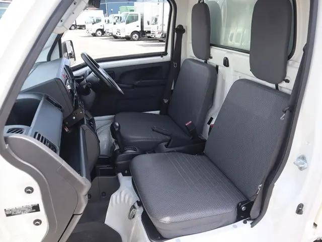 トヨタその他の車種冷凍車（冷蔵車）小型（2t・3t）[写真33]