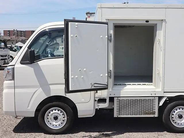 トヨタその他の車種冷凍車（冷蔵車）小型（2t・3t）[写真09]