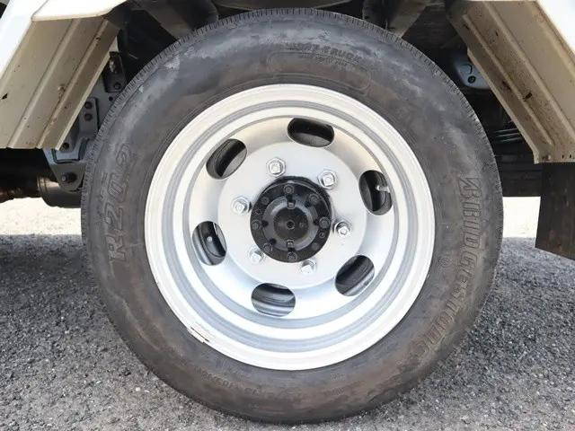 トヨタトヨエース平ボディ小型（2t・3t）[写真20]