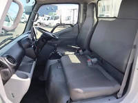 トヨタトヨエース平ボディ小型（2t・3t）[写真28]