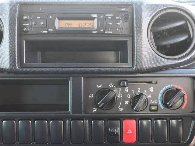 トヨタトヨエース平ボディ小型（2t・3t）[写真30]