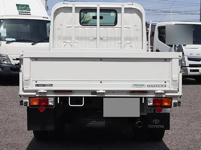 トヨタトヨエース平ボディ小型（2t・3t）[写真06]