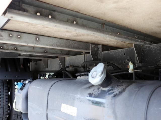 三菱ふそうキャンターアルミバン小型（2t・3t）[写真22]