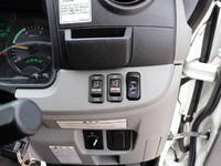 三菱ふそうキャンターアルミバン小型（2t・3t）[写真36]