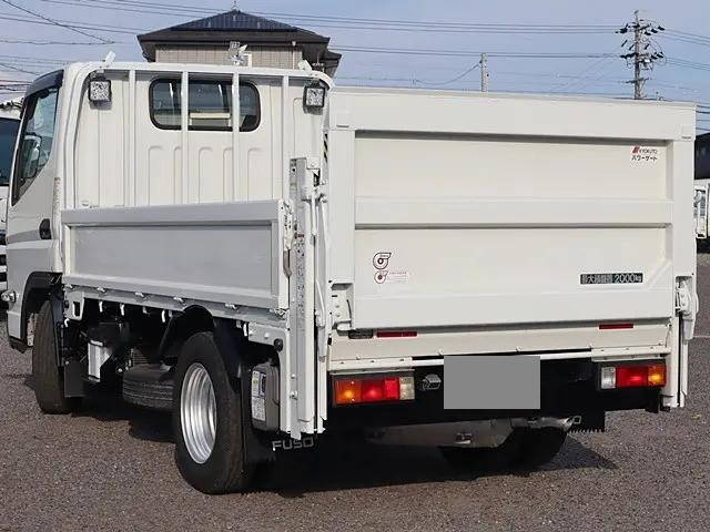 三菱ふそうキャンター平ボディ小型（2t・3t）[写真02]
