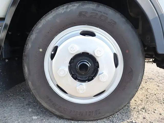 三菱ふそうキャンター平ボディ小型（2t・3t）[写真22]