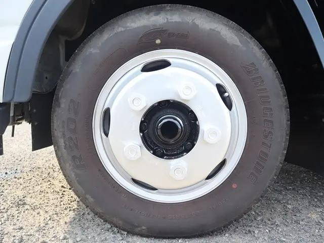 三菱ふそうキャンター平ボディ小型（2t・3t）[写真25]