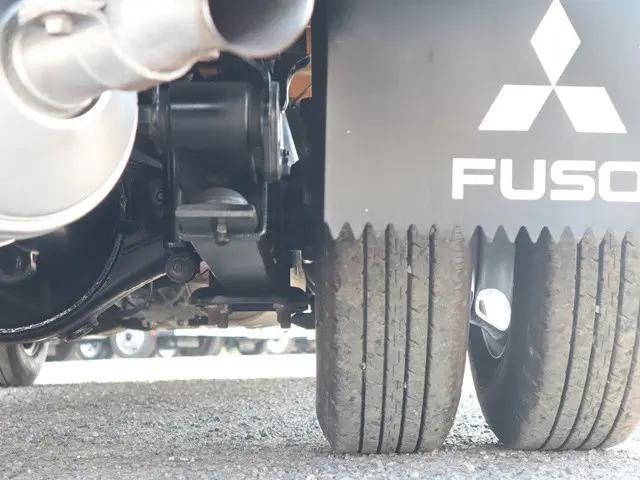 三菱ふそうキャンター平ボディ小型（2t・3t）[写真28]