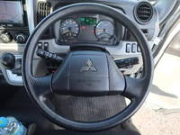 三菱ふそうキャンター平ボディ小型（2t・3t）[写真35]