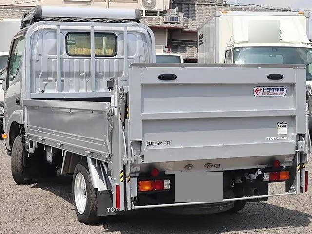 トヨタトヨエース平ボディ小型（2t・3t）[写真02]