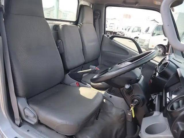 トヨタトヨエース平ボディ小型（2t・3t）[写真27]