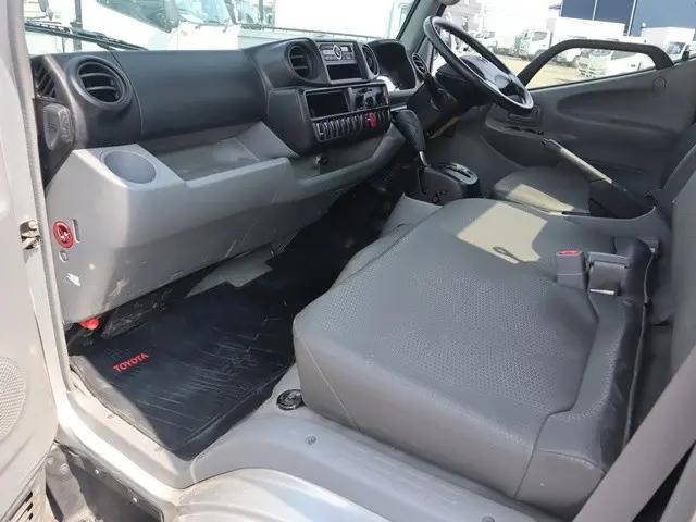 トヨタトヨエース平ボディ小型（2t・3t）[写真28]