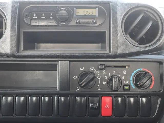 トヨタトヨエース平ボディ小型（2t・3t）[写真32]