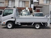 トヨタトヨエース平ボディ小型（2t・3t）[写真08]