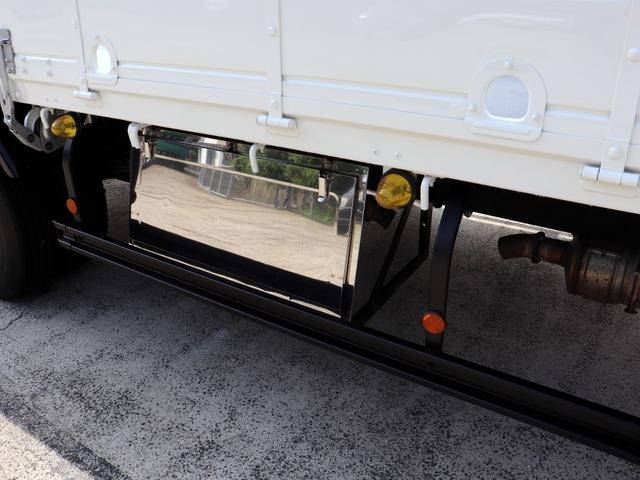 日野レンジャー平ボディ中型（4t）[写真27]