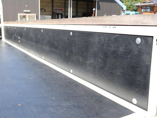 いすゞエルフ平ボディ小型（2t・3t）[写真10]