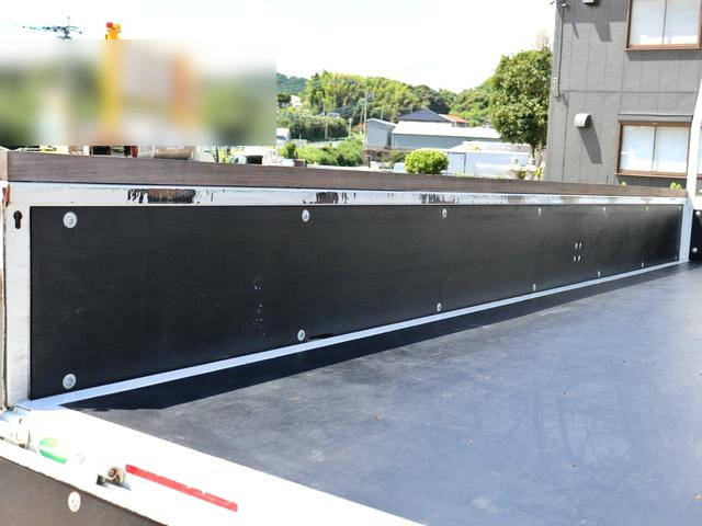 いすゞエルフ平ボディ小型（2t・3t）[写真11]