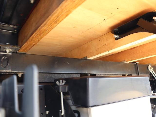 いすゞエルフ平ボディ小型（2t・3t）[写真19]